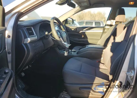 2017 Toyota Highlander Le z USA, uszkodzony, nr VIN 5TDZZRFH0HS199977